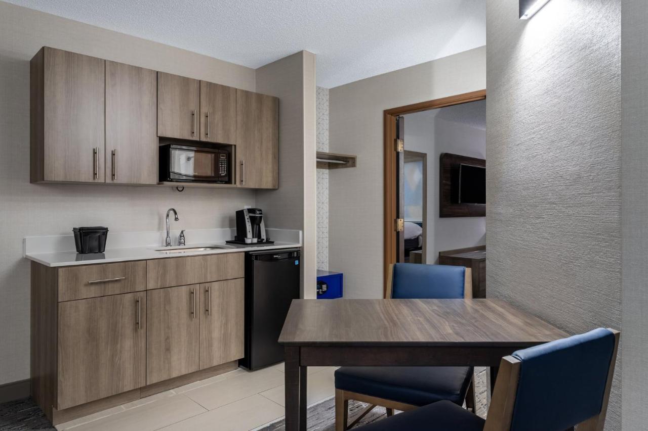 Holiday Inn Express Hotel & Suites-St. Paul By Ihg Vadnais Heights Exteriör bild