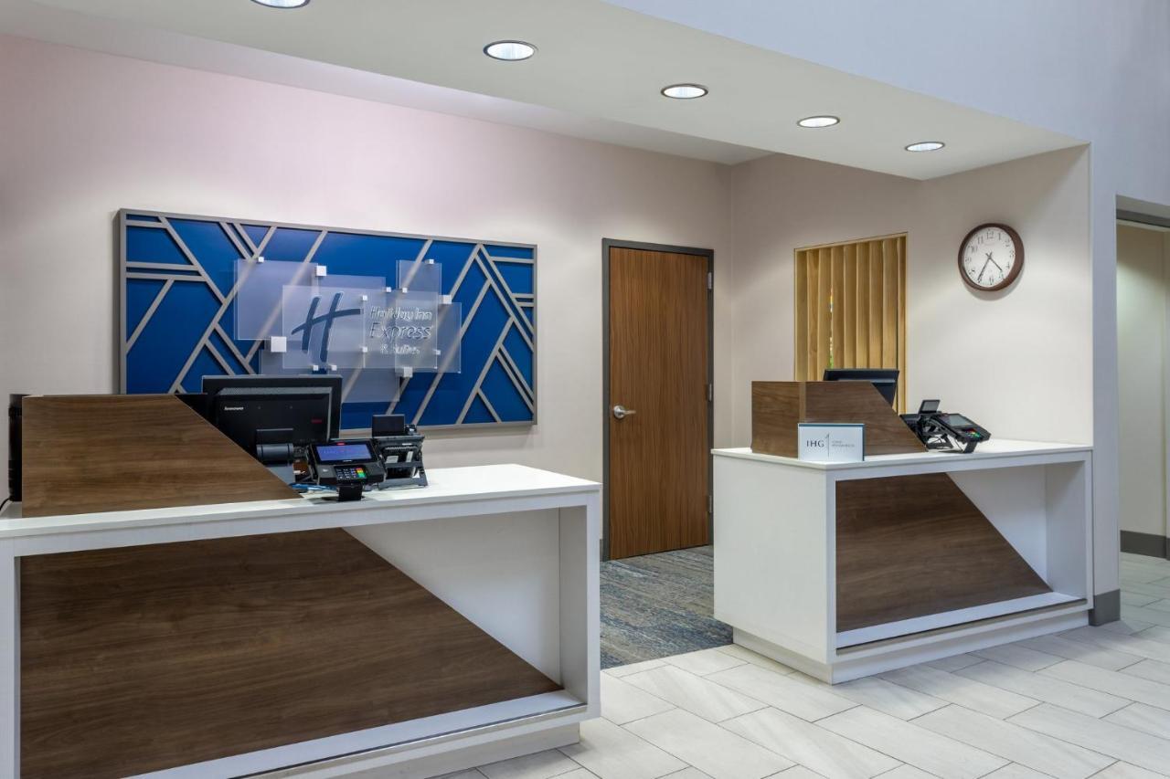 Holiday Inn Express Hotel & Suites-St. Paul By Ihg Vadnais Heights Exteriör bild